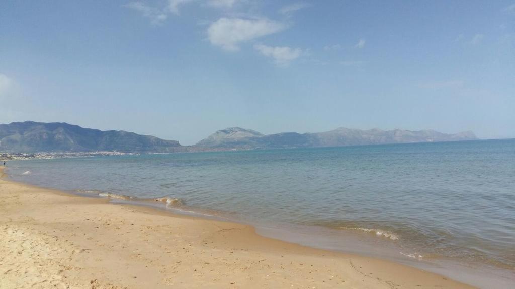 Apartamento La Stanza Vicino Al Mare , Una Camera Da Letto E Bagno Con Balcone Vista Mare Balestrate Exterior foto