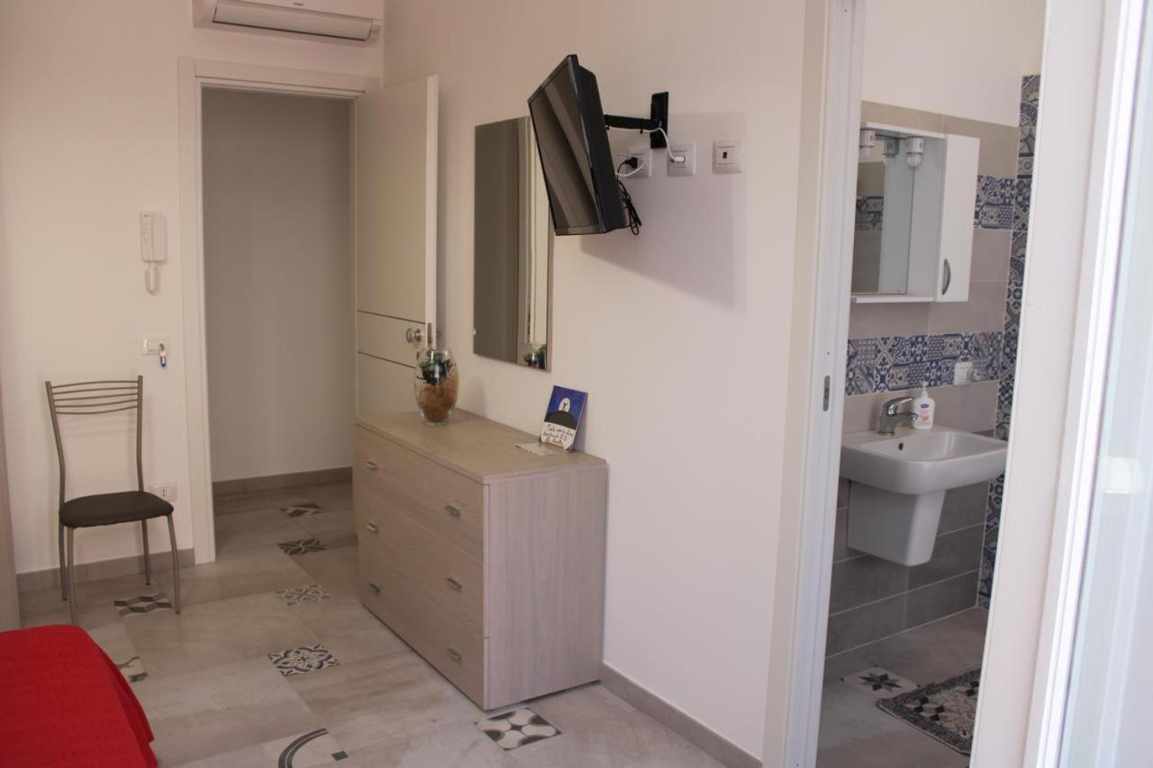Apartamento La Stanza Vicino Al Mare , Una Camera Da Letto E Bagno Con Balcone Vista Mare Balestrate Exterior foto